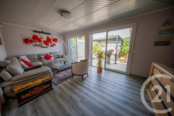 Maison à vendre  10 pièces - 222,49 m2 LE PIAN MEDOC - 33