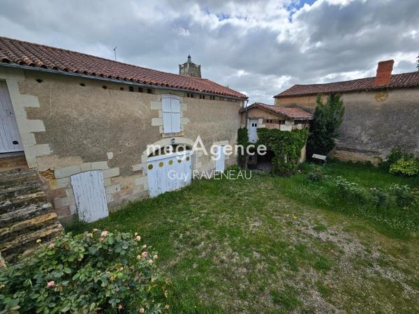 Maison à Thouars, 79100 - 10 pièces 265m²