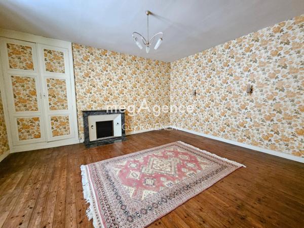 Maison à Thouars, 79100 - 10 pièces 265m²