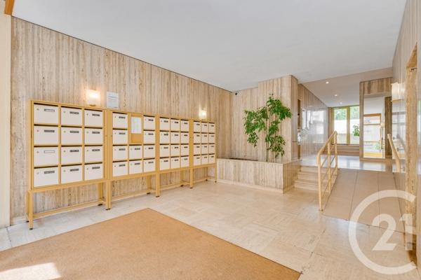 Appartement F3 à vendre  3 pièces - 76,02 m 2   PARIS  - 75020