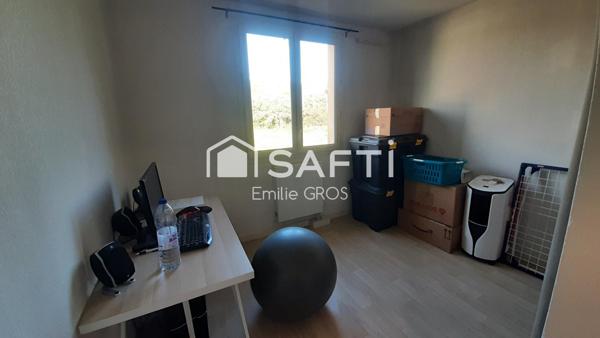 Mazet en résidence sécurisée, au calme