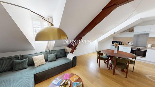 Appartement rénové au dernier étage – Cœur historique de Nantes