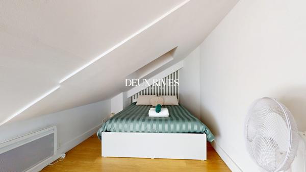 Appartement rénové au dernier étage – Cœur historique de Nantes