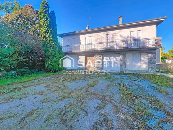 Maison de ville avec beau potentiel de rénovation