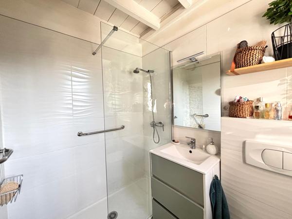 URRUGNE – CŒUR DE VILLE – APPARTEMENT D’EXCEPTION 4 PIÈCES – 107m2