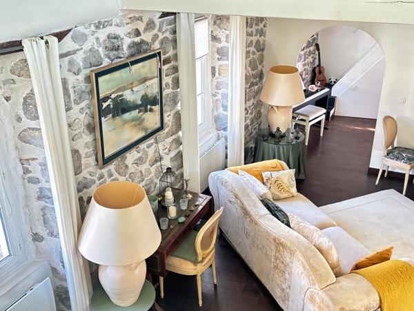 URRUGNE – CŒUR DE VILLE – APPARTEMENT D’EXCEPTION 4 PIÈCES – 107m2