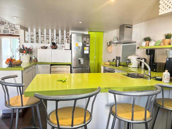 URRUGNE – CŒUR DE VILLE – APPARTEMENT D’EXCEPTION 4 PIÈCES – 107m2