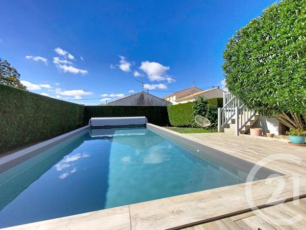 Maison à vendre  5 pièces - 160 m 2   TONNAY CHARENTE  - 17