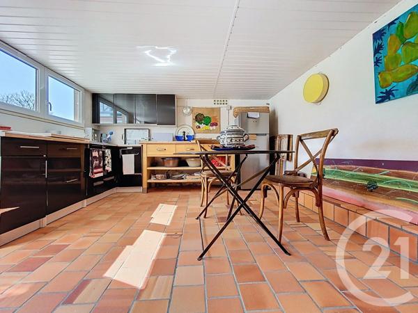 Maison à vendre  5 pièces - 160 m 2   TONNAY CHARENTE  - 17