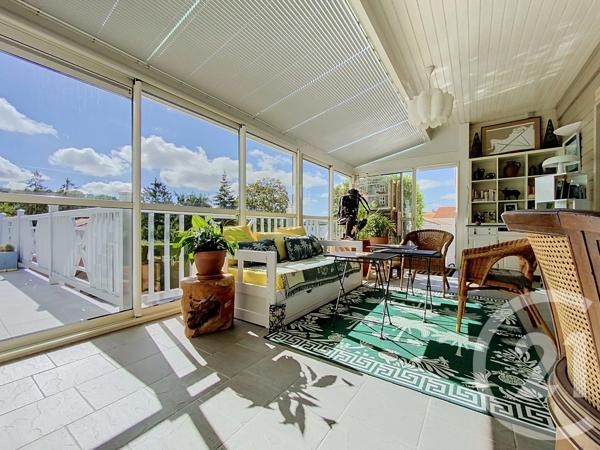 Maison à vendre  5 pièces - 160 m 2   TONNAY CHARENTE  - 17