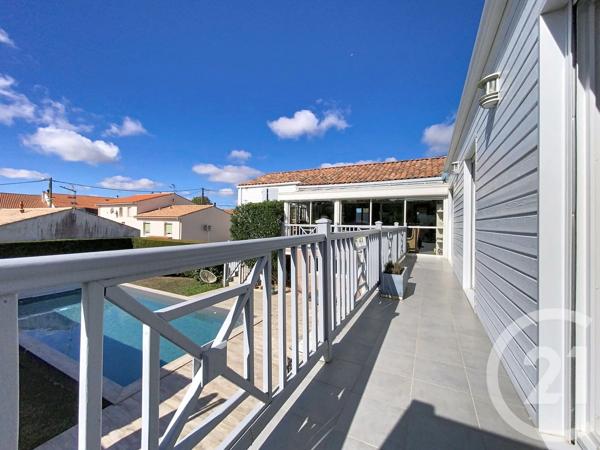 Maison à vendre  5 pièces - 160 m 2   TONNAY CHARENTE  - 17
