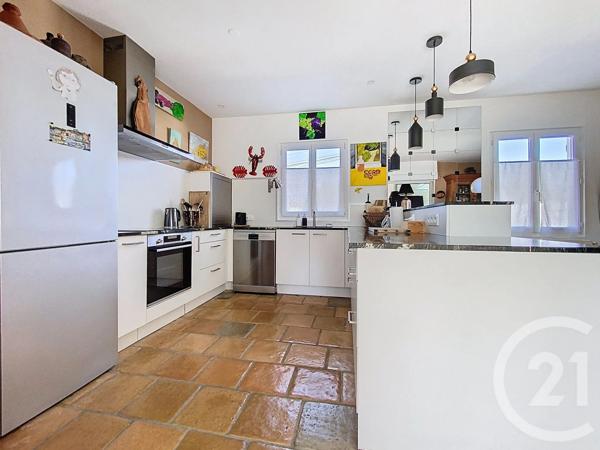 Maison à vendre  5 pièces - 160 m 2   TONNAY CHARENTE  - 17