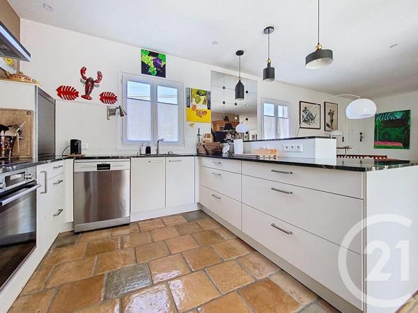 Maison à vendre  5 pièces - 160 m 2   TONNAY CHARENTE  - 17