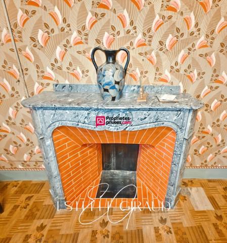 Deux Maisons en pierre à rénover au coeur de Caunes-Minervois avec 2 Garages