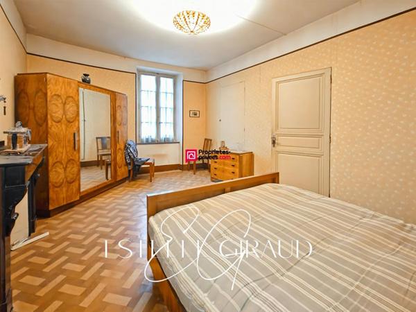 Deux Maisons en pierre à rénover au coeur de Caunes-Minervois avec 2 Garages