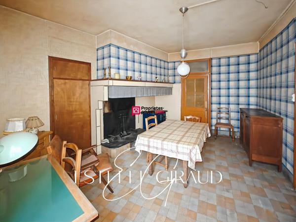 Deux Maisons en pierre à rénover au coeur de Caunes-Minervois avec 2 Garages