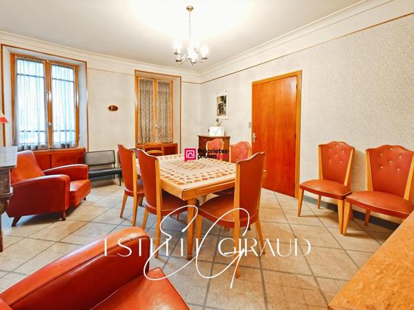 Deux Maisons en pierre à rénover au coeur de Caunes-Minervois avec 2 Garages