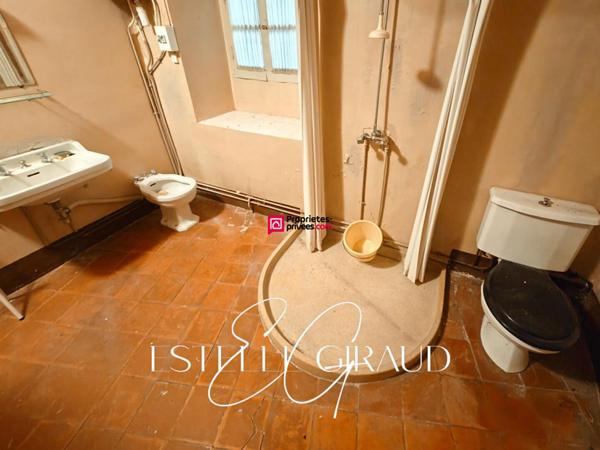 Deux Maisons en pierre à rénover au coeur de Caunes-Minervois avec 2 Garages