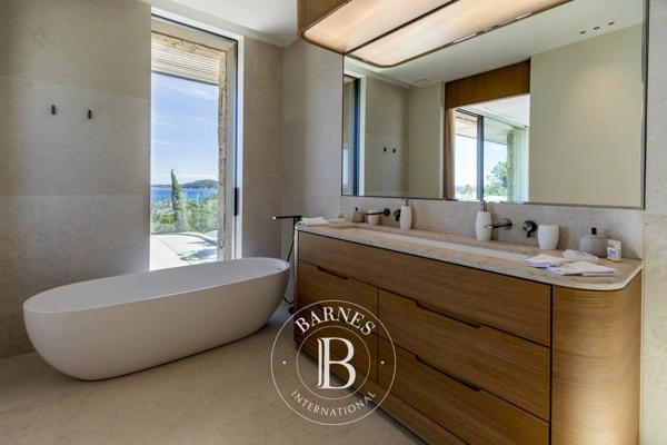 Sainte-Lucie-de-Porto-Vecchio, Villa 7 Chambres -  553 m² à vendre