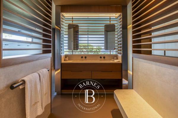 Sainte-Lucie-de-Porto-Vecchio, Villa 7 Chambres -  553 m² à vendre