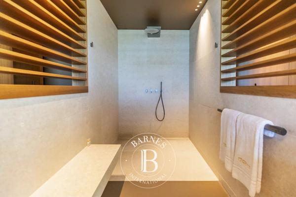 Sainte-Lucie-de-Porto-Vecchio, Villa 7 Chambres -  553 m² à vendre