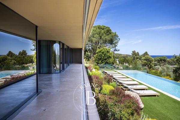 Sainte-Lucie-de-Porto-Vecchio, Villa 7 Chambres -  553 m² à vendre