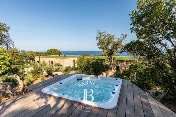 Sainte-Lucie-de-Porto-Vecchio, Villa 7 Chambres -  553 m² à vendre