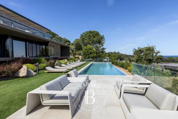 Sainte-Lucie-de-Porto-Vecchio, Villa 7 Chambres -  553 m² à vendre