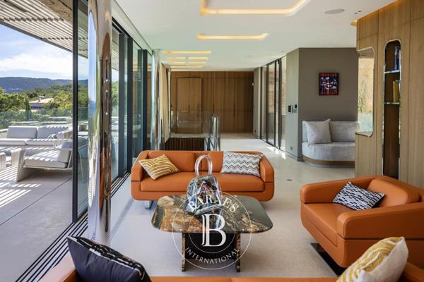 Sainte-Lucie-de-Porto-Vecchio, Villa 7 Chambres -  553 m² à vendre