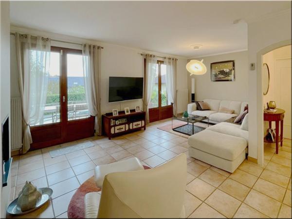 Maison à vendre 6 pièces CHALLEX (01) bien optimisée pour toute la famille