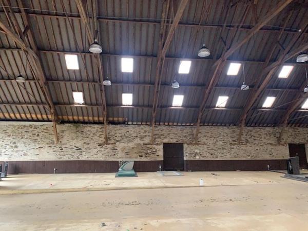 CANDE CENTRE LOCAL COMMERCIAL 800 M2 (Commerce et stockage)