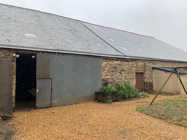 CANDE CENTRE LOCAL COMMERCIAL 800 M2 (Commerce et stockage)