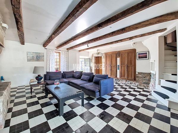 Demeure Authentique Bretonne du XVe Siècle - Propriété de Caractère avec Gîtes, Sauna, Piscine et Cadre Bucolique