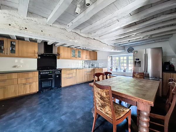 Demeure Authentique Bretonne du XVe Siècle - Propriété de Caractère avec Gîtes, Sauna, Piscine et Cadre Bucolique