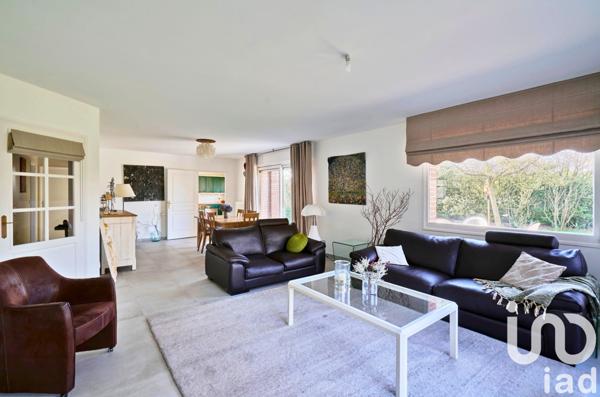 Maison 5 pièces de 200 m² à Faumont (59310)