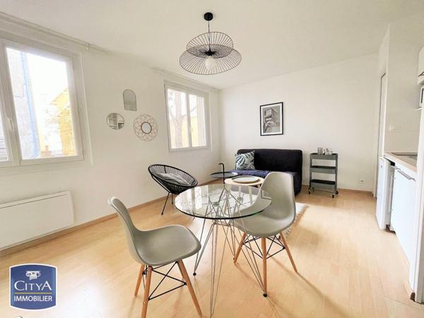 Appartement à louer 1 pièce 28m²