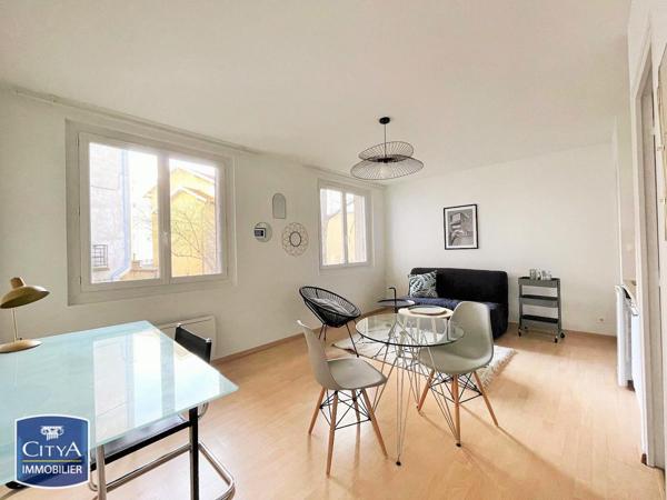 Appartement à louer 1 pièce 28m²