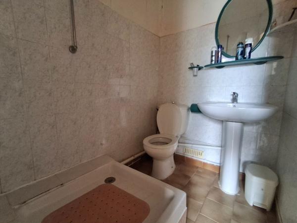 BEDARIEUX appartement lumineux, vue dégagée, dépendances avec jardinet