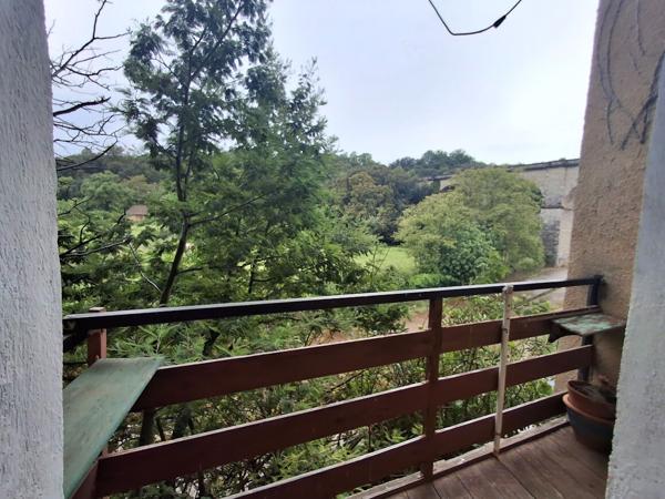 BEDARIEUX appartement lumineux, vue dégagée, dépendances avec jardinet