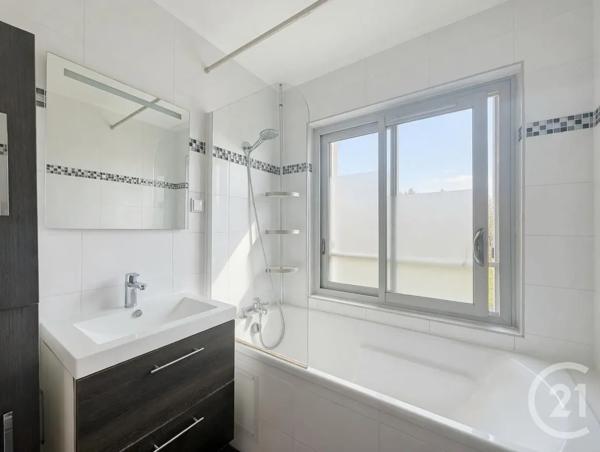 Appartement F3 à vendre  3 pièces - 55,80 m 2   FRESNES  - 94