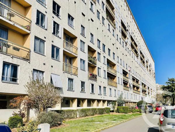 Appartement F3 à vendre  3 pièces - 55,80 m 2   FRESNES  - 94