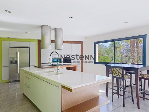 A vendre, Propriété d'architecte d'exception aux portes de Caen.