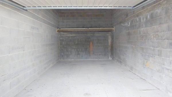 Ste Foy la Grande : Garage