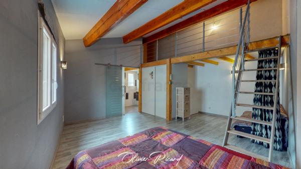 Dpt Hérault (34), à vendre MONTPELLIER maison de ville meublée, 78 m2 type LOFT + garage + parking + buanderie