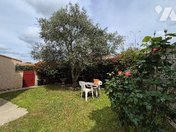 LAUNAGUET (31140), Quartier résidentiel, maison mitoyenne de 77 m² sur un terrain de 253 m².