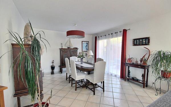 Maison à vendre    5 pièces • 142 m2 Lescar