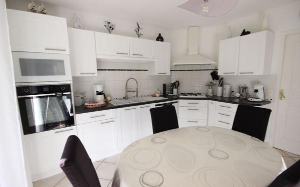 Maison à vendre    5 pièces • 142 m2 Lescar