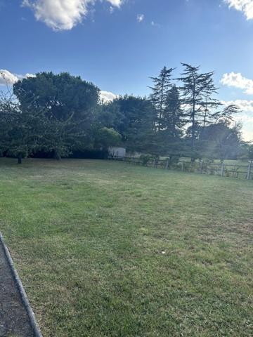 31140 LAUNAGUET Beau terrain centre-ville de Launaguet 1715m2 viabilisé