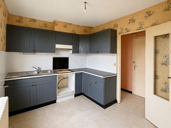 PORTET SUR GARONNE - Village - Maison de 90,8 m2 avec jardin de 476m2 , double garage et atelier , Portet sur garonne