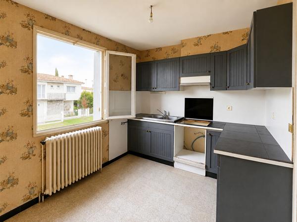 PORTET SUR GARONNE - Village - Maison de 90,8 m2 avec jardin de 476m2 , double garage et atelier , Portet sur garonne